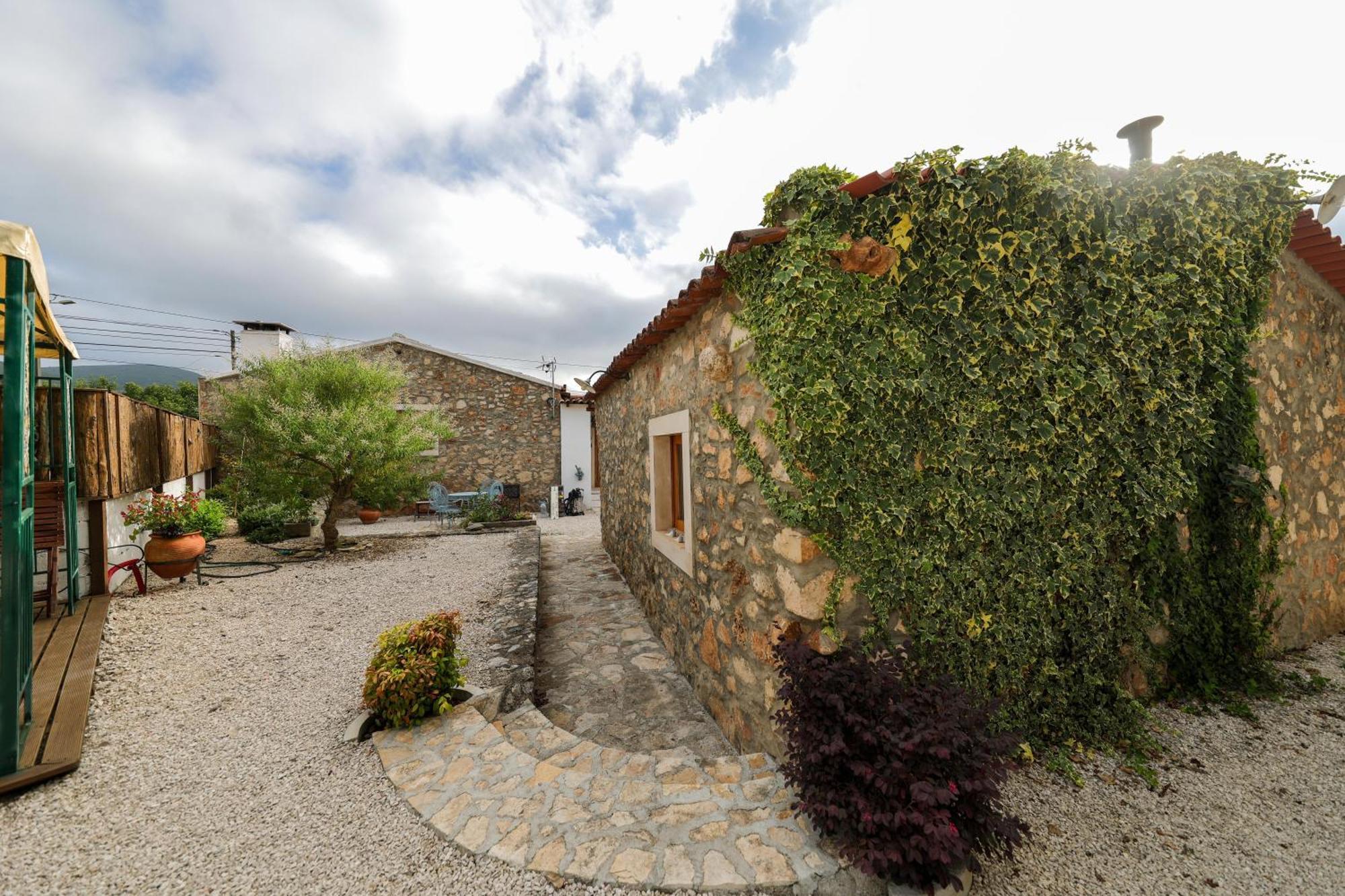 Villa Renovated Wine Press House - With Pool Porto de Mós Esterno foto